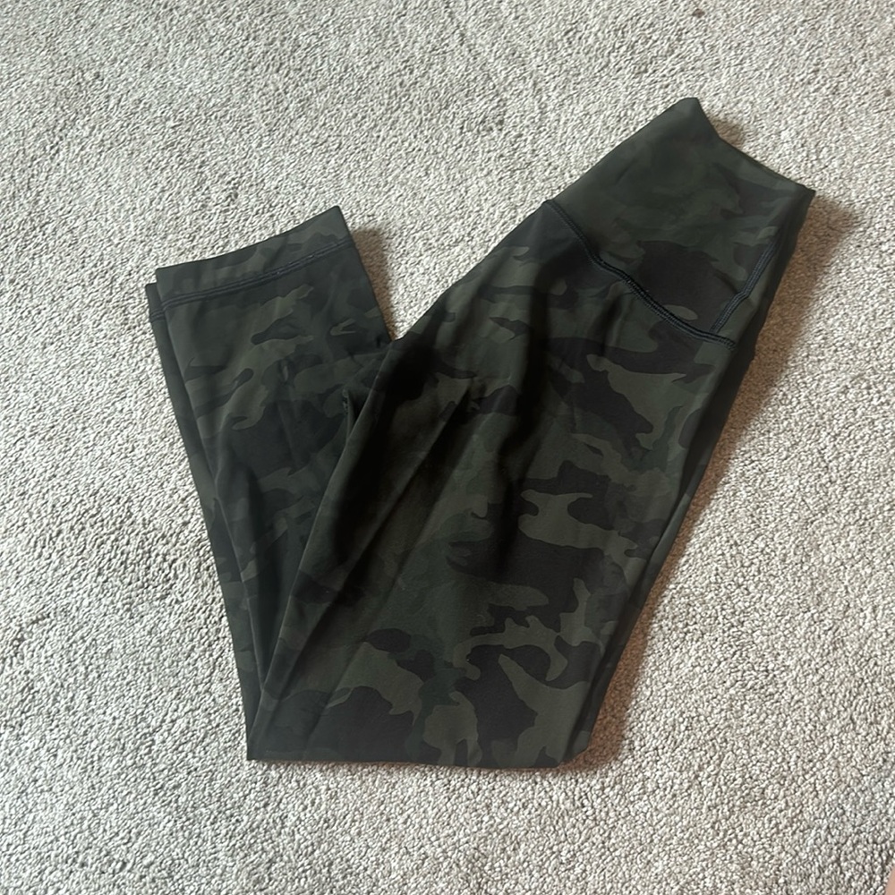 camo size 2 wunder train lulu lemon leggings
